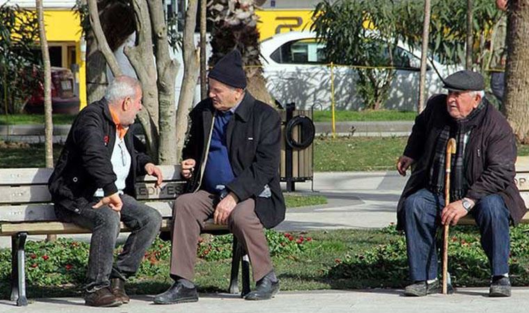 Pazar günü dışarı çıkacak 65 yaş üstü vatandaşlara önemli uyarılar