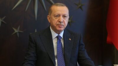 Erdoğan’dan camiden müzik yayınına tepki