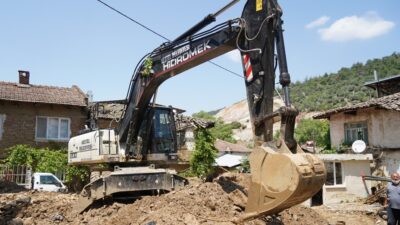 Kestel Belediyesi sel bölgesinde yaraları sarmak için çalışıyor