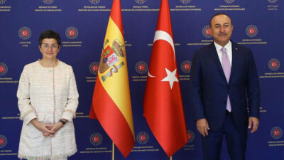 Çavuşoğlu’ndan İspanyol bakana canlı yayında Ayasofya yanıtı!