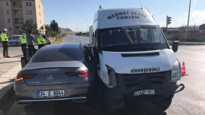 Yıldız futbolcu trafik kazası geçirdi!