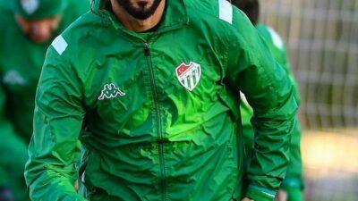 Son durağı Bursaspor olmuştu! Futbolu bıraktı…