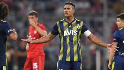 Fenerbahçeli futbolcu koronavirüse yakalandı