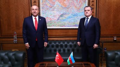 Bakan Çavuşoğlu Azerbaycanlı mevkidaşı ile görüştü