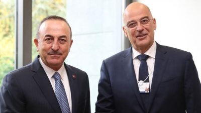 Bakan Çavuşoğlu, Yunan mevkidaşıyla görüştü