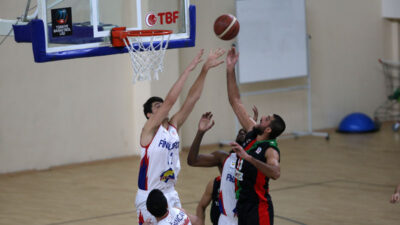 Final’in keyfi yok: 66-75