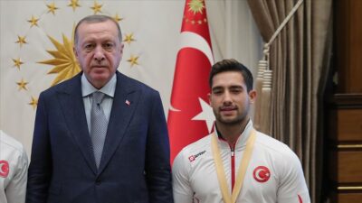 Cumhurbaşkanı Erdoğan milli cimnastikçi İbrahim Çolak’ı tebrik etti