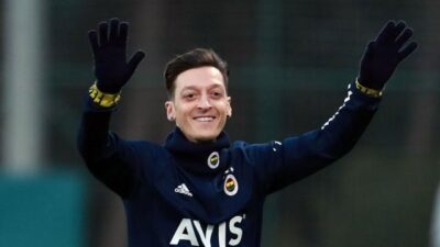 Mesut Özil’in alacağı ücret belli oldu