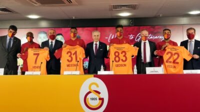 Galatasaray’dan imza şov