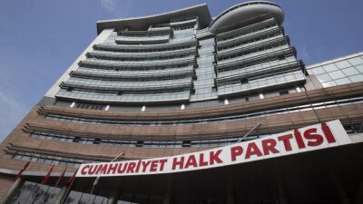 CHP’de istifalar sürüyor