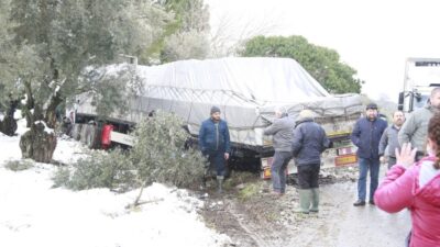 Bursa’da TIR ile otomobil çarpıştı! Yaralılar var…