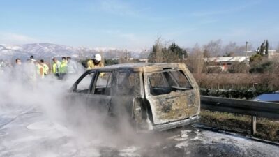 Bursa’da seyir halindeki araç alev alev yandı