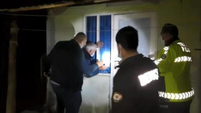 Bursa’da evinde baygın bulundu, polis kurtardı