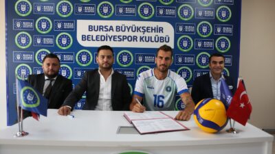 Bursa ekibinden üst üste transferler!