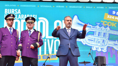 Bandolar Festivali çok sesli kortejle başladı