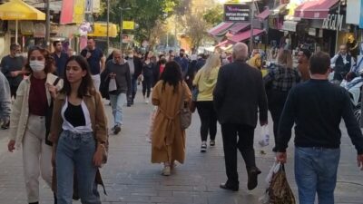 Bursa’da pastırma sıcağında vatandaşlar çarşı ve parklara akın etti