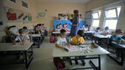 Öğretmenlik Meslek Kanunu ile 600 bine yakın öğretmen ‘uzman’ adayı olacak