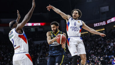 Derbide zafer Anadolu Efes’in