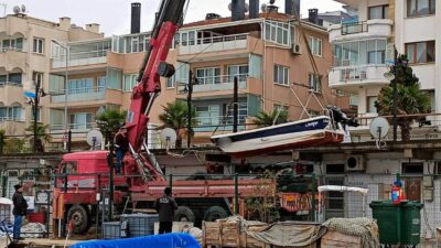 Mudanya’da limandaki tekneler battı