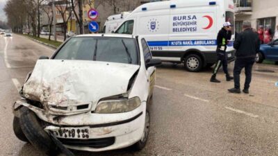 Bursa’da sağanak yağış kaza getirdi