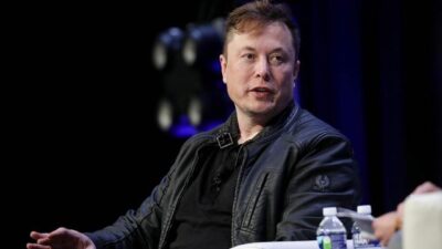 Elon Musk’tan Twitter açıklaması: Satın alırsam…