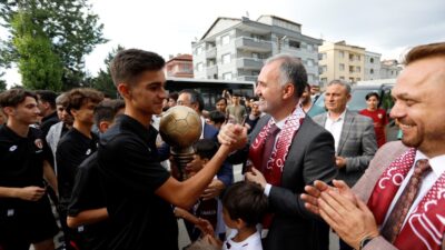 İnegöl’de şampiyona coşkulu kutlama