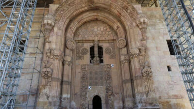 UNESCO’nun Dünya Kültür Mirası Listesi’ndeki Ulu Cami ve Darüşşifası ziyarete açılıyor