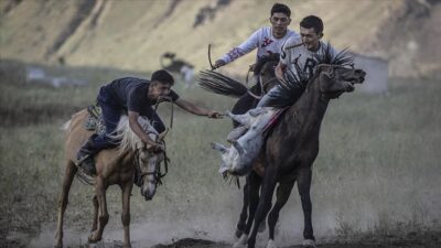 Ata yadigarı ‘Kökbörü’yü dört nala geleceğe taşıyor