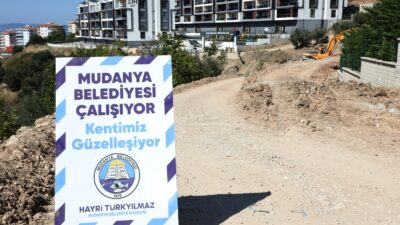 Mudanya’da parke kaplama ve yol çalışmaları sürüyor