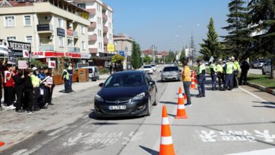 İnegöl’de ‘Yayalara Öncelik, Hayata Saygı Duruşu’ etkinliği yapıldı