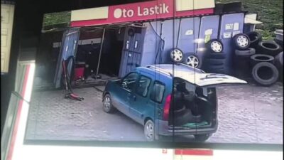 Şişirdiği lastik bomba gibi patladı