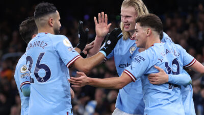 Manchester City şampiyonluğa koşuyor