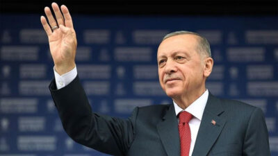 Cumhurbaşkanı Erdoğan: ‘Depremzedeleri yalnız bırakmayacağız’