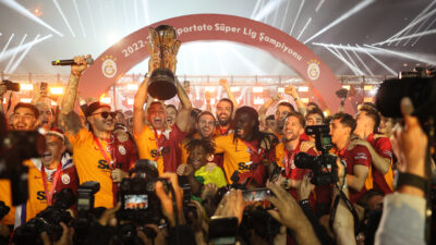 Galatasaray şampiyonluk kupasına kavuştu