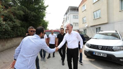 İnegöl’de Park Caddesi’nin asfaltı yenileniyor