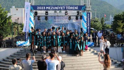 Bursa Teknik Üniversitesi, 2023 mezunlarını uğurladı