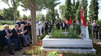 Bursa’da 15 Temmuz etkinlikleri; Şehitlikte duygusal anlar…