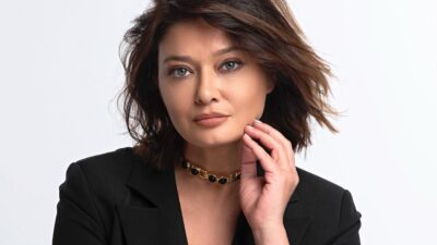 Nurgül Yeşilçay’dan bikinili pozlar! Genç kızlara taş çıkardı…