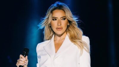 Hadise’den bikinili pozlar!