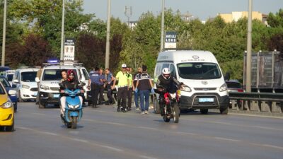 Bursa’da devrilen motorun sürücüsü bariyerlere çarparak hayatını kaybetti