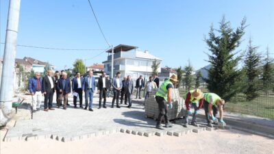 İnegöl Akhisar Mahallesi’nde yol kaplamada sona gelindi