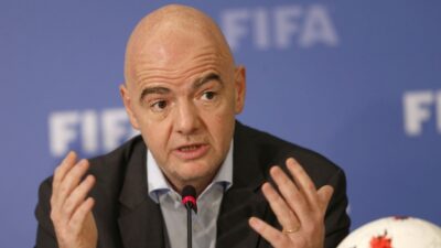 Infantino: Hakemsiz futbol olmaz