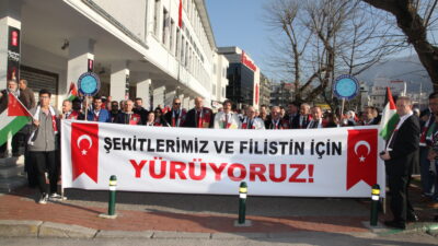 Bursa’da üniversiteler şehitler ve Filistin için yürüdü