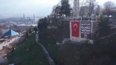 Bursa’da başını kaldıran o yazıyı okudu