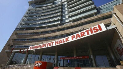 CHP’de 3 istifa birden