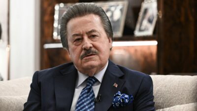 Devlet eski Bakanı Cavit Çağlar’dan önemli mesaj: ‘Siyasiler kavgayı bırakıp barışı sağlasınlar’