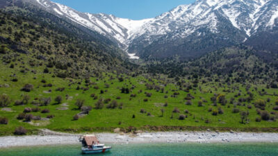 Bir taraf bahar, diğer taraf kar