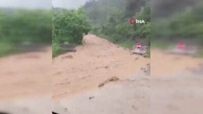 Bursa’nın bu ilçesini dolu ve sağanak vurdu