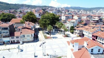 Bursa’da Belediye Başkanı duyurdu; Ünlü meydana dev ekran kuruluyor…