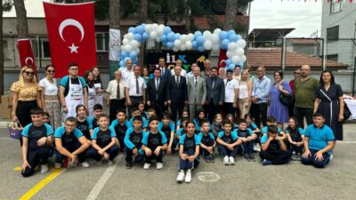 Başkan Aydın, öğrencilerin karne heyecanına ortak oldu